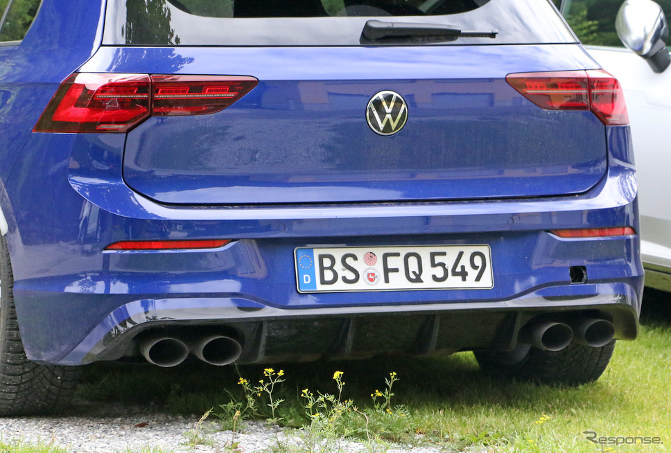 VW ゴルフR 新型プロトタイプ(スクープ写真)《APOLLO NEWS SERVICE》
