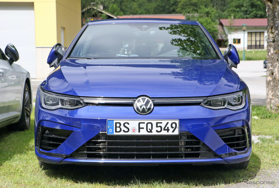 VW ゴルフR 新型プロトタイプ（スクープ写真）《APOLLO NEWS SERVICE》