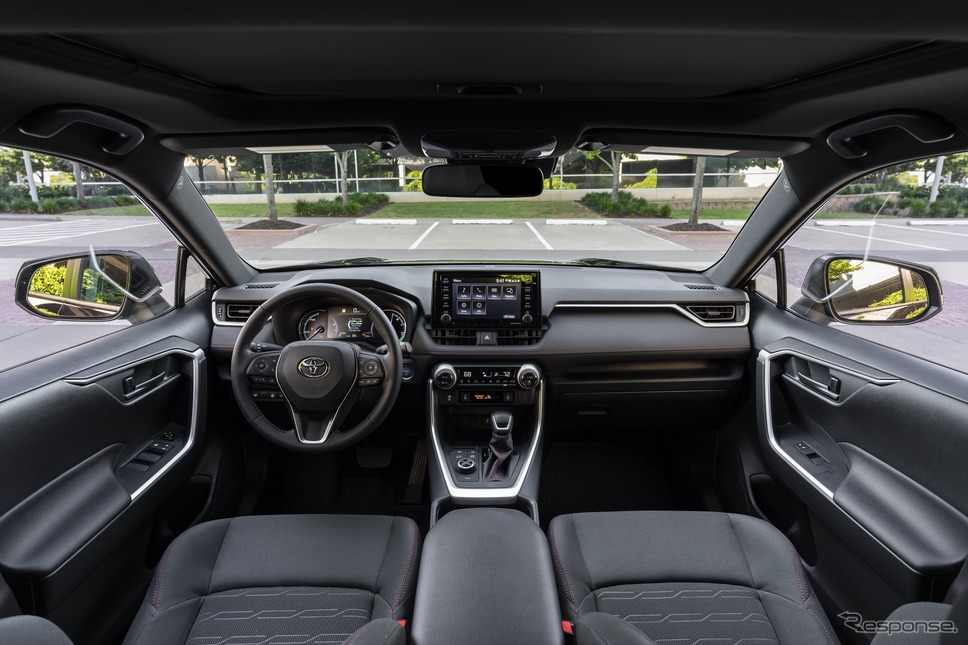 トヨタ RAV4 プライム(日本名:RAV4 PHV に相当)《photo by Toyota》