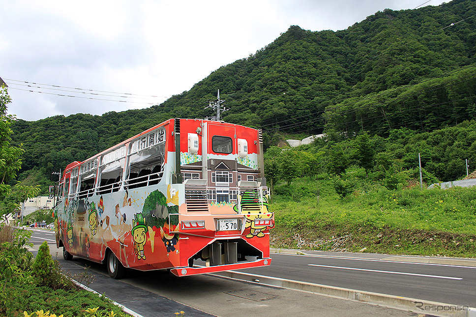 水陸両用バスを保有するのは長野原町。《写真 大野雅人（Gazin Airlines）》