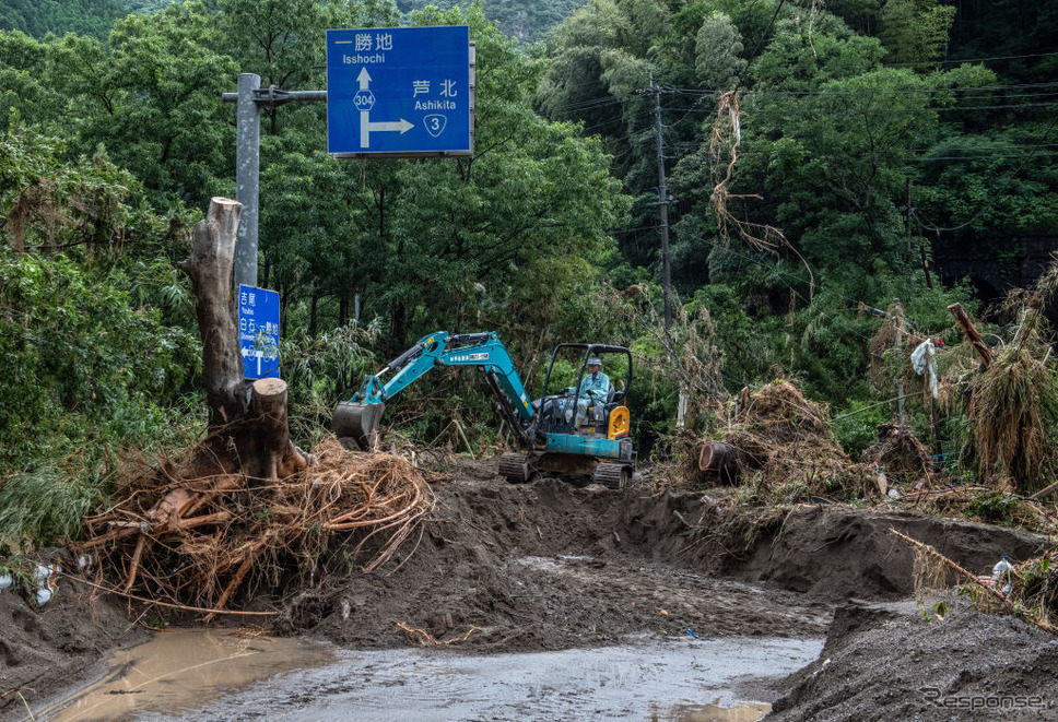 7月6日、熊本県球磨郡《Photo by Carl Court/Getty Images News/ゲッティイメージズ》