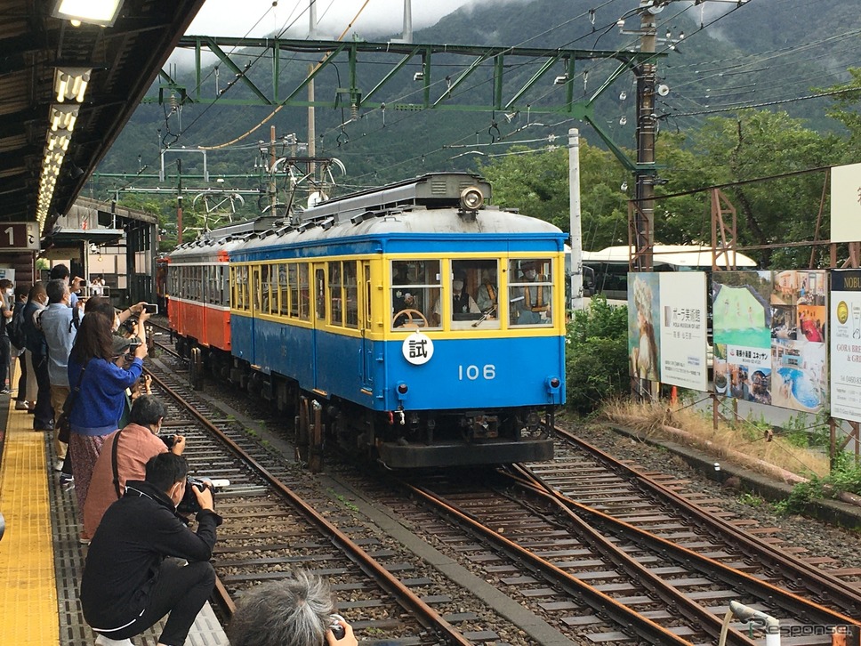 7月23日運行再開!箱根登山鉄道の楽しみ方をおさらいしてみる《撮影 レスポンス編集部》強羅駅を出ていくデハ104・106形の試運転車両