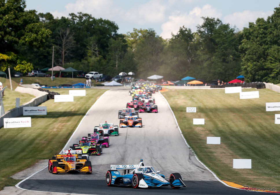 ポール発進だった#1 ニューガーデン(写真先頭)は最終結果14位。《写真提供 INDYCAR》