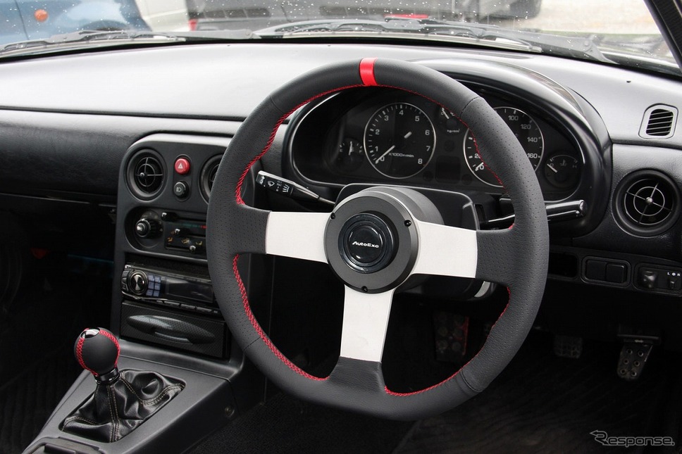 ロードスター(NA)・RX7(FD)用スポーツステアリングホイール《写真提供 オートエクゼ》