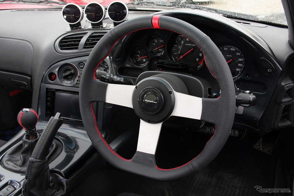 ロードスター(NA)・RX7(FD)用スポーツステアリングホイール《写真提供 オートエクゼ》
