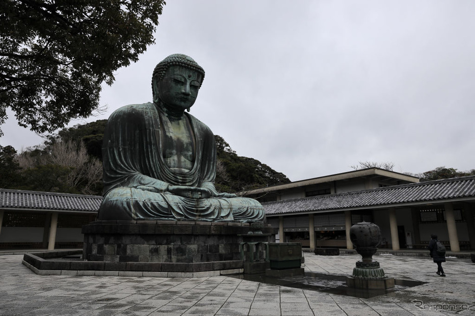 人気のない鎌倉大仏(3月29日)《Photo by Satoshi Takahashi/LightRocket via Getty Images/Getty Images News/ゲッティイメージズ》