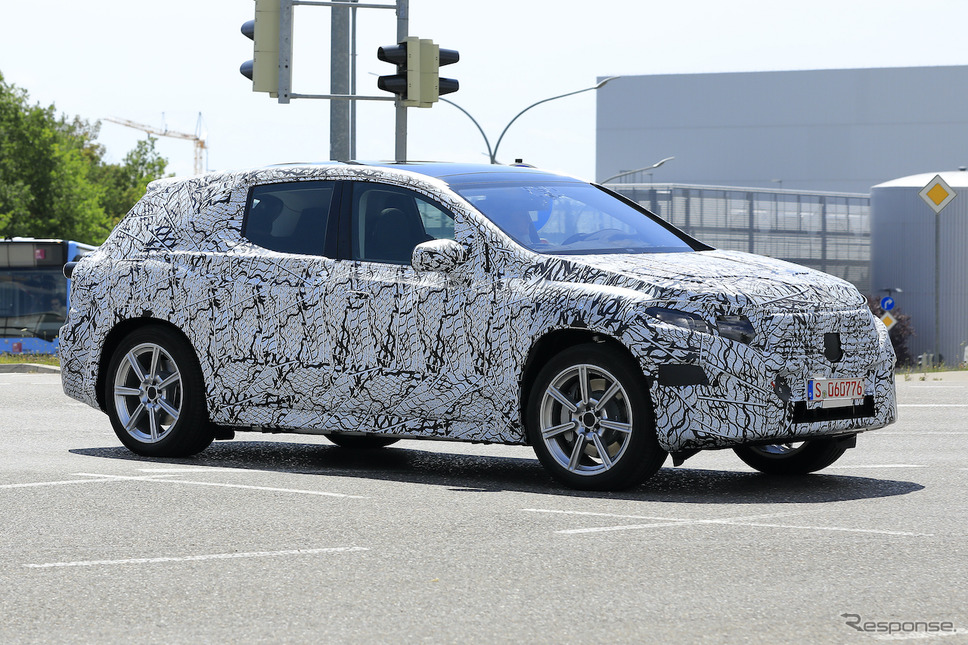 メルセデスベンツ EQC 次期型プロトタイプ(スクープ写真)《APOLLO NEWS SERVICE》