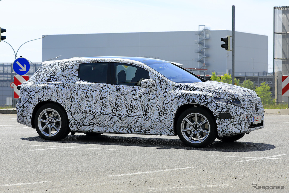 メルセデスベンツ EQC 次期型プロトタイプ(スクープ写真)《APOLLO NEWS SERVICE》