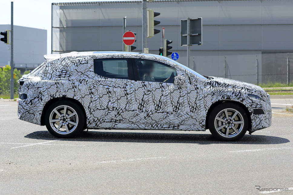 メルセデスベンツ EQC 次期型プロトタイプ(スクープ写真)《APOLLO NEWS SERVICE》