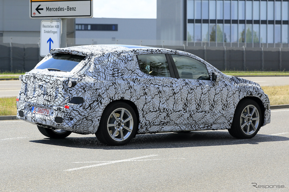 メルセデスベンツ EQC 次期型プロトタイプ(スクープ写真)《APOLLO NEWS SERVICE》