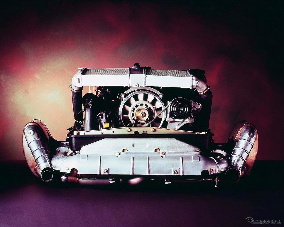 ポルシェ911（993）：3.6リットル水平対向6気筒エンジン《photo by Porsche》