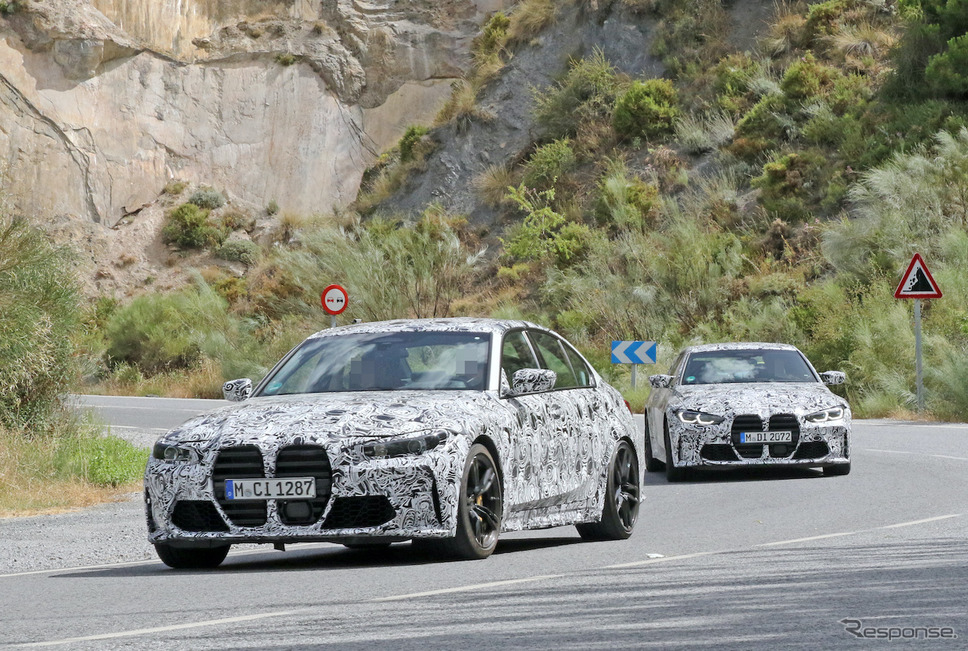 BMW M3セダン(手前)&M4クーペ(奥)新型プロトタイプ(スクープ写真)《APOLLO NEWS SERVICE》