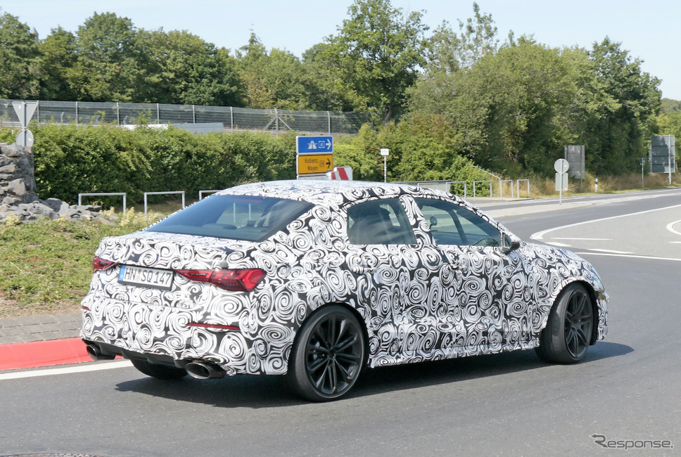 アウディ RS3セダン 次期型プロトタイプ(スクープ写真)《APOLLO NEWS SERVICE》