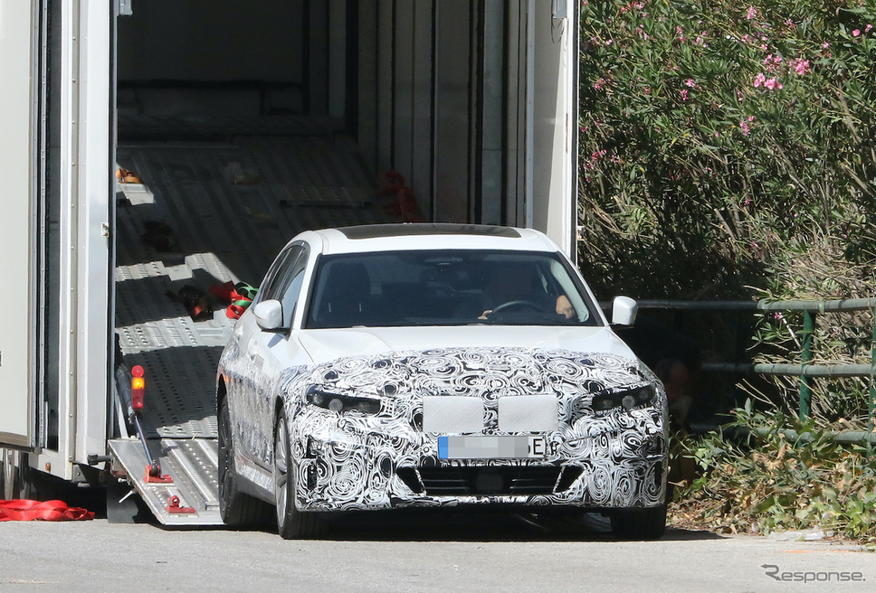BMW 3シリーズ EV 市販型プロトタイプ(スクープ写真)《APOLLO NEWS SERVICE》