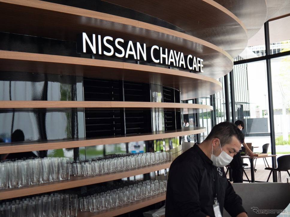 ニッサンパリビリオン NISSAN CHAYA CAFE《写真撮影 滑川寛》