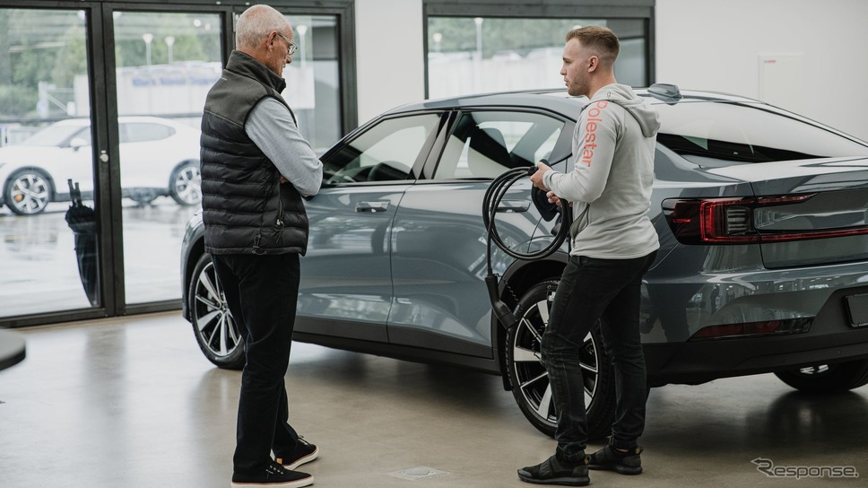 ポールスター 2 を欧州最初の顧客に引き渡し《photo by Polestar》