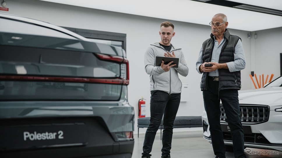 ポールスター 2 を欧州最初の顧客に引き渡し《photo by Polestar》