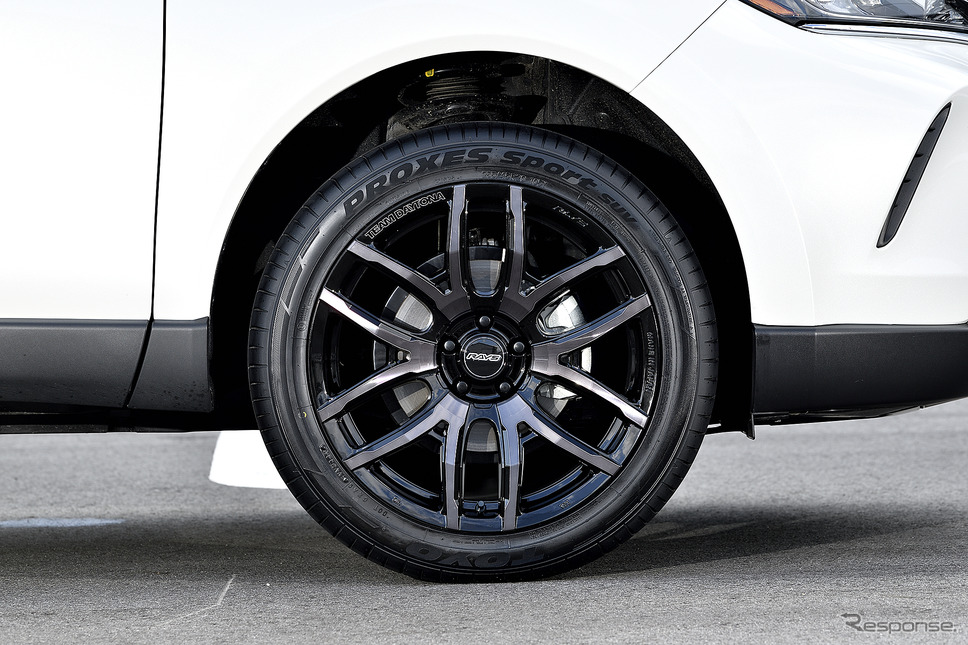 モデル名:TEAM DAYTONA F6 Drive/推奨サイズ:20×8.5JInset42 5H-114.3/カラー:ブラックマシニング/タイヤサイズ:255/45R20《写真撮影 雪岡直樹》
