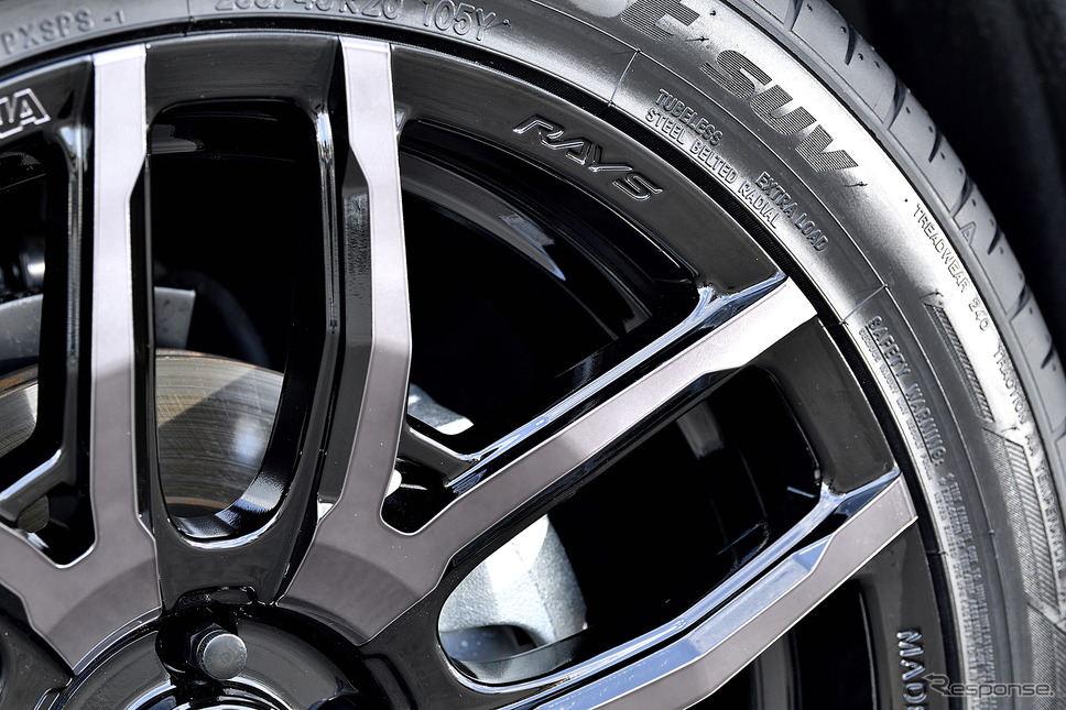 モデル名:TEAM DAYTONA F6 Drive/推奨サイズ:20×8.5JInset42 5H-114.3/カラー:ブラックマシニング/タイヤサイズ:255/45R20《写真撮影 雪岡直樹》