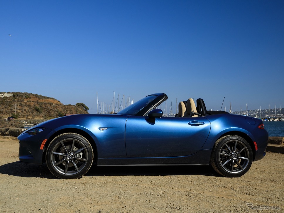 北米市場のマツダMX-5ミアータ(日本市場のロードスターに相当)《photo by Mazda》