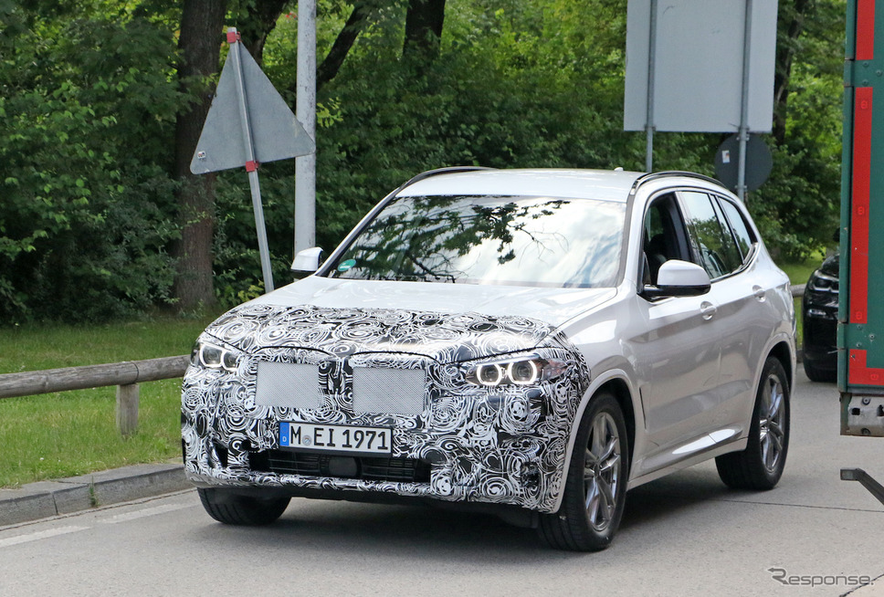 BMW X3 改良新型プロトタイプ（スクープ写真）《APOLLO NEWS SERVICE》