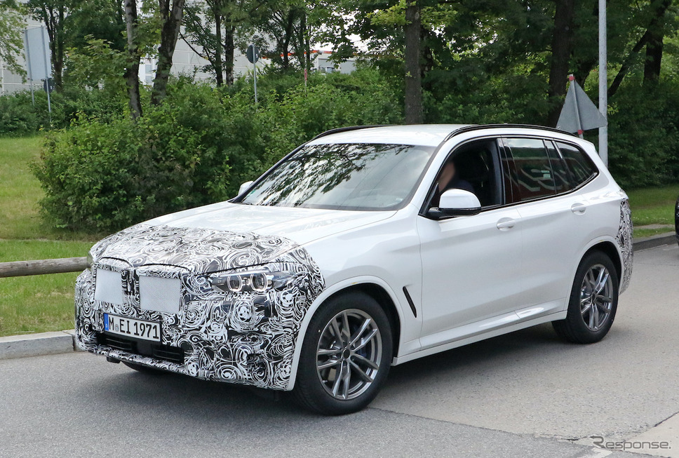 BMW X3 改良新型プロトタイプ（スクープ写真）《APOLLO NEWS SERVICE》