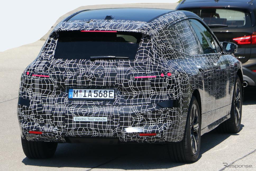BMW iX5(仮)プロトタイプのスクープ写真《APOLLO NEWS SERVICE》