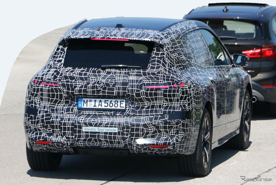 BMW iX5(仮)プロトタイプのスクープ写真《APOLLO NEWS SERVICE》