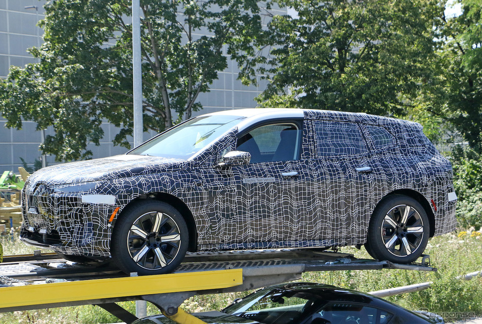 BMW iX5(仮)プロトタイプのスクープ写真《APOLLO NEWS SERVICE》