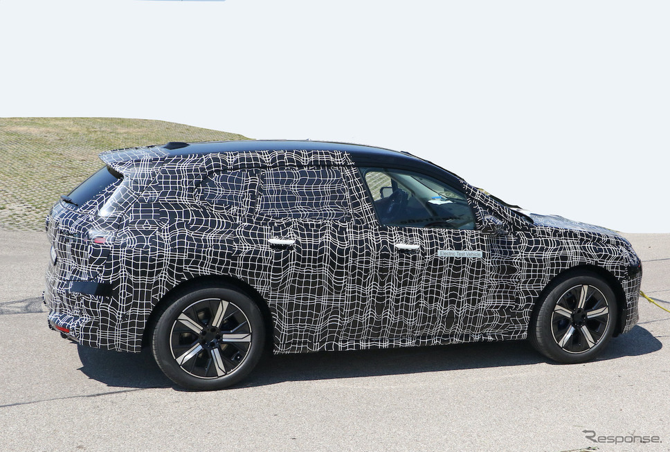 BMW iX5(仮)プロトタイプのスクープ写真《APOLLO NEWS SERVICE》