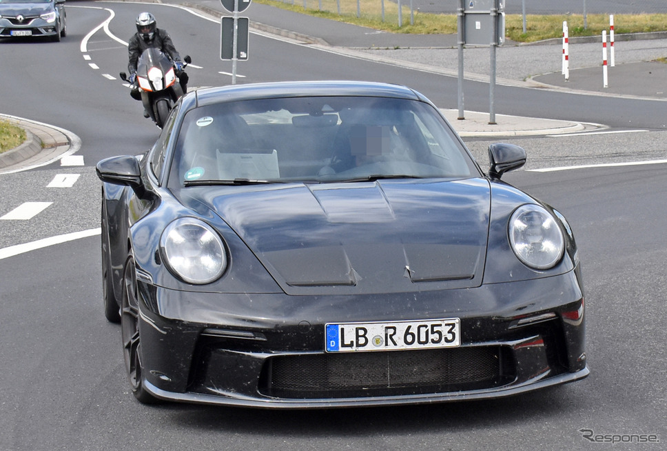 ポルシェ 911 GT3ツーリング 新型プロトタイプ（スクープ写真）《APOLLO NEWS SERVICE》