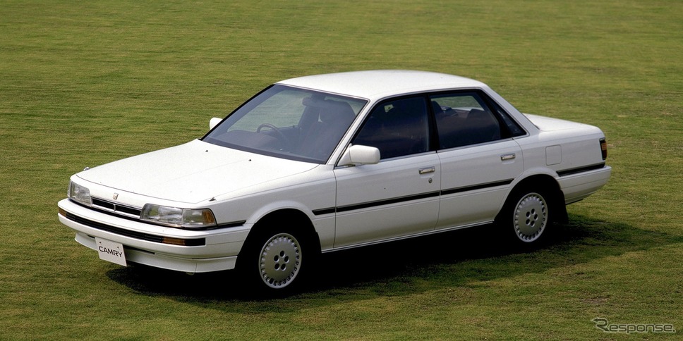 3代目トヨタ・カムリ（1986年）《写真提供 トヨタ自動車》