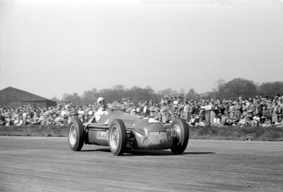 熱い表情はジュゼッペ・“ニーノ”・ファリーナの登録商標（1950年、F1イギリスGP）《Photo by Klemantaski Collection/Hulton Archive/ゲッティイメージズ》