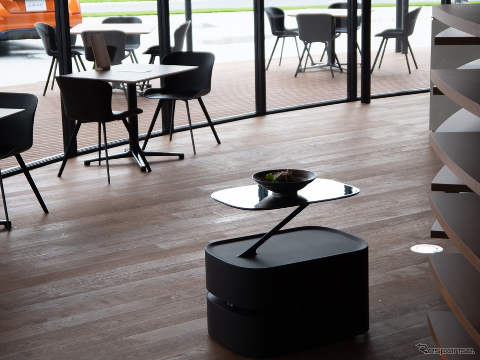 ニッサンパリビリオン NISSAN CHAYA CAFE《写真撮影 滑川寛》