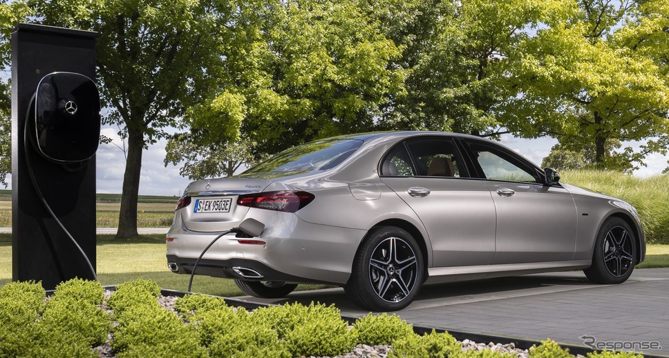 メルセデスベンツ Eクラス・セダン 改良新型のPHV「E 300 e 4MATIC」《photo by Mercedes-Benz》