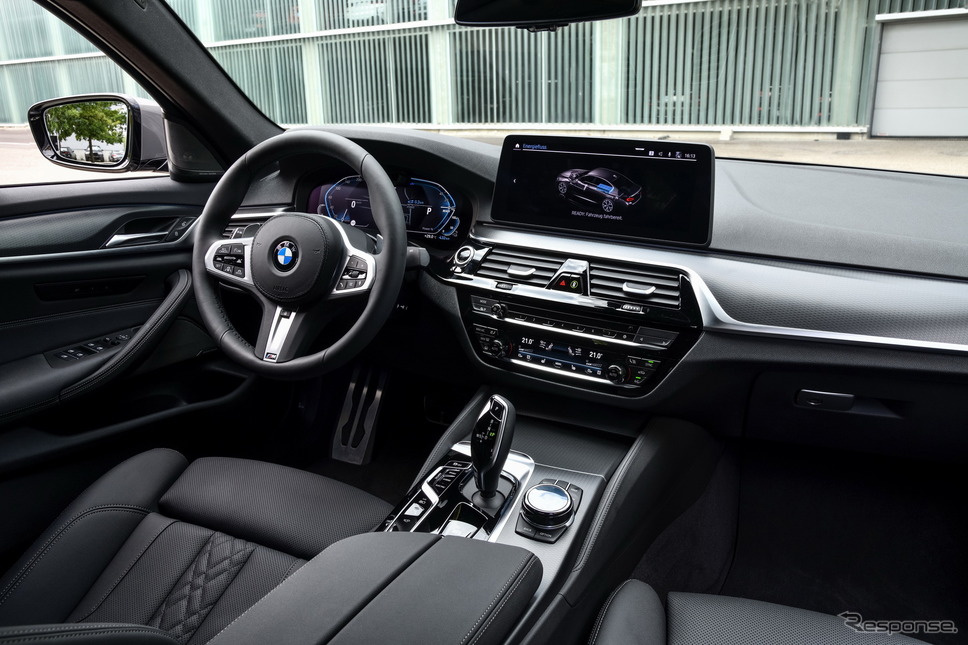BMW 5シリーズ・セダン 改良新型のPHV「545e xDrive」《photo by BMW》