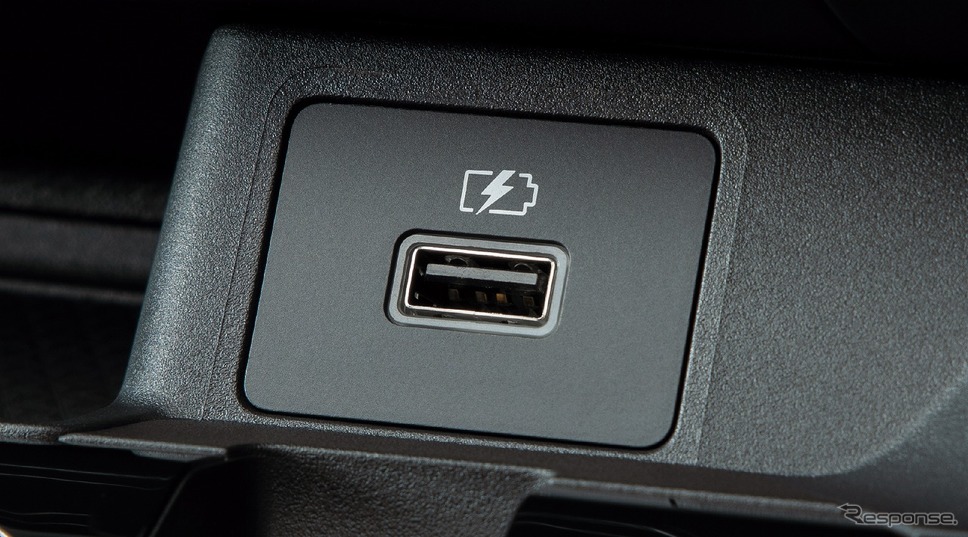 USB電源ソケット《写真提供 日産自動車》