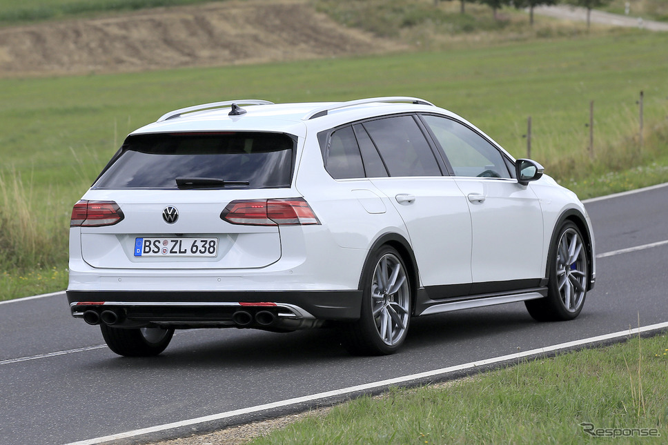 VW ゴルフR ヴァリアント 次期型プロトタイプ(スクープ写真)《APOLLO NEWS SERVICE》