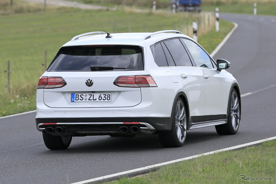 VW ゴルフR ヴァリアント 次期型プロトタイプ(スクープ写真)《APOLLO NEWS SERVICE》