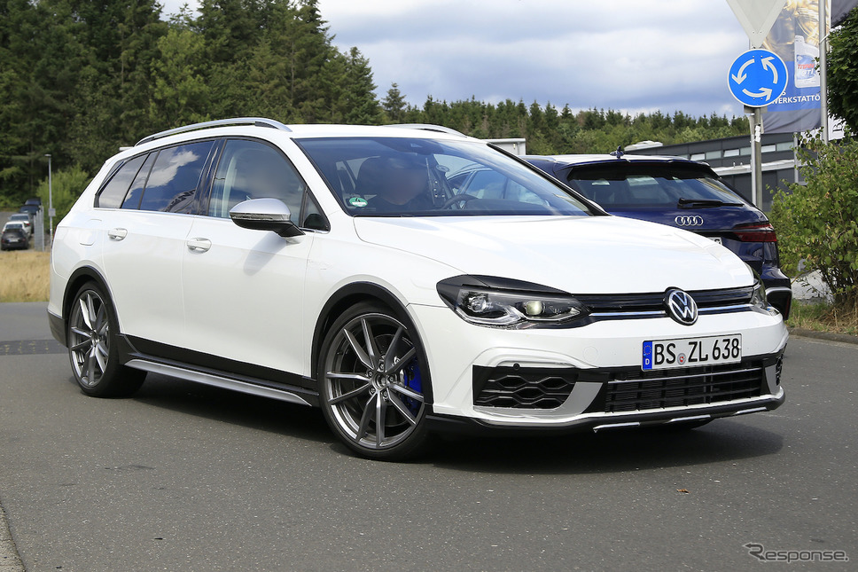 VW ゴルフR ヴァリアント 次期型プロトタイプ(スクープ写真)《APOLLO NEWS SERVICE》