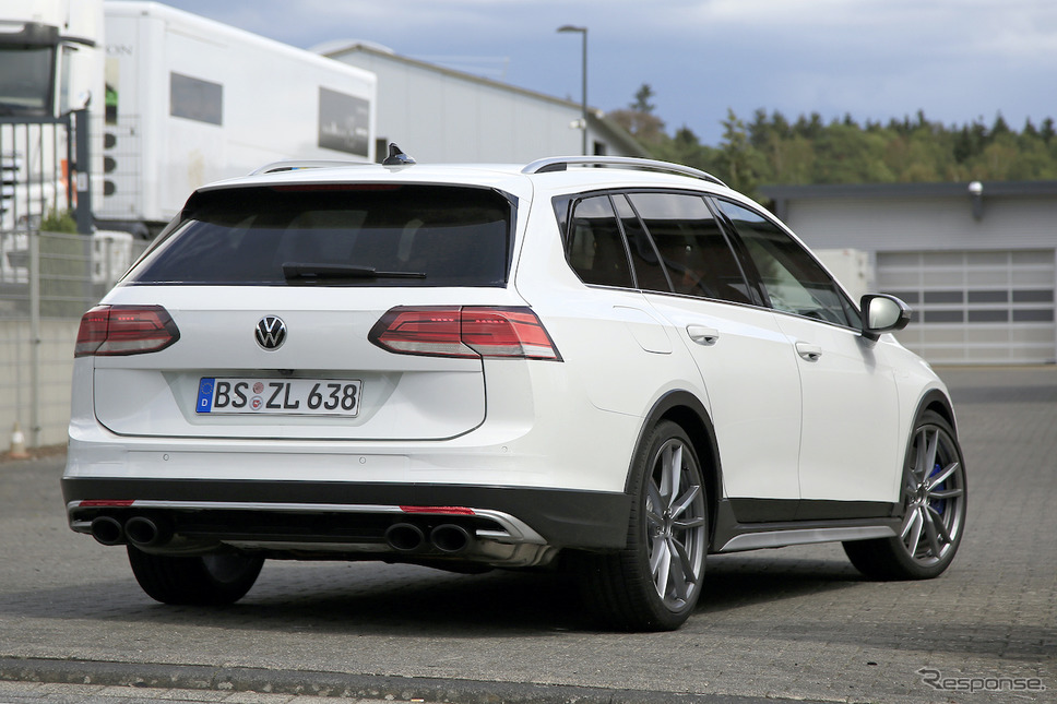 VW ゴルフR ヴァリアント 次期型プロトタイプ(スクープ写真)《APOLLO NEWS SERVICE》