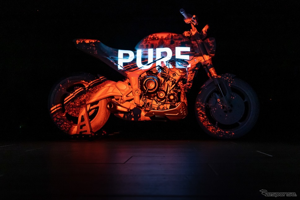 トライアンフ「トライデント・コンセプト・プロトタイプ」《画像:トライアンフモーターサイクルズジャパン》