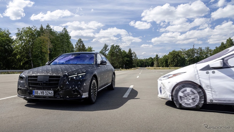 メルセデスベンツ Sクラス 次期型の「E-ACTIVE BODY CONTROL」を利用した「PRE-SAFE インパルスサイド」《photo by Mercedes-Benz》
