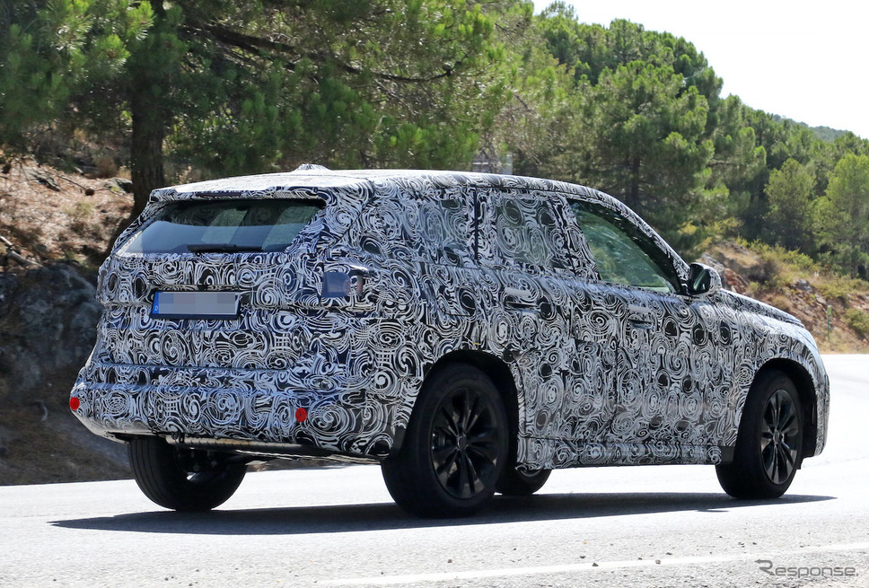 BMW X1 次期型プロトタイプ(スクープ写真)《APOLLO NEWS SERVICE》