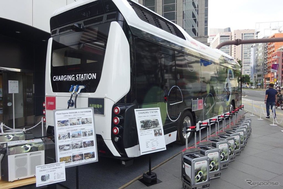 ホンダとトヨタの移動式発電・給電システム「Moving e」《写真撮影 池原照雄》