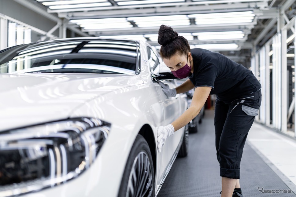 メルセデスベンツの「ファクトリー56」で生産が開始された Sクラス 新型《photo by Mercedes-Benz》