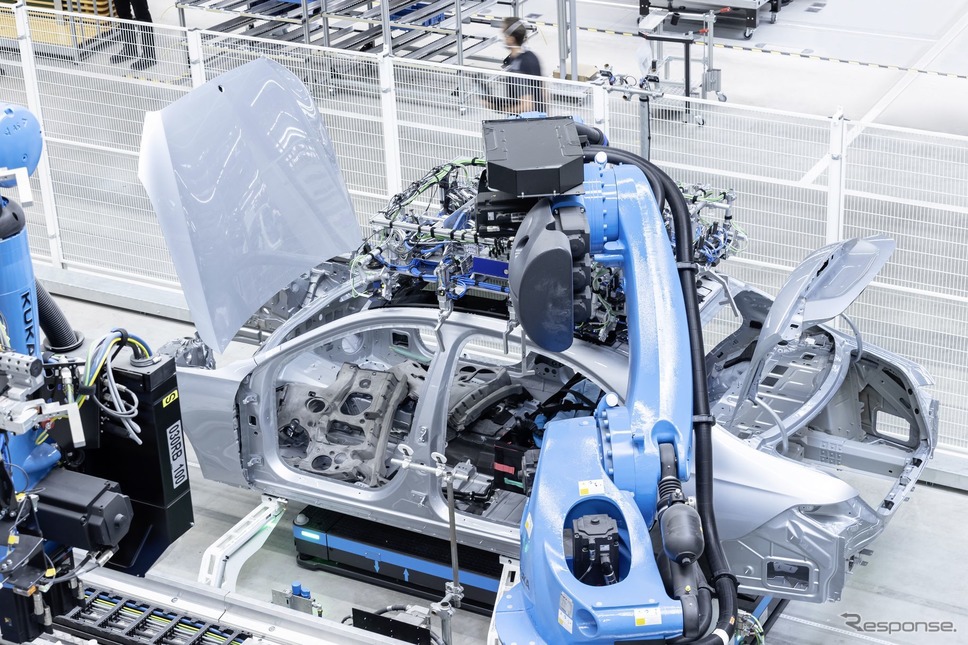 メルセデスベンツの「ファクトリー56」で生産が開始された Sクラス 新型《photo by Mercedes-Benz》