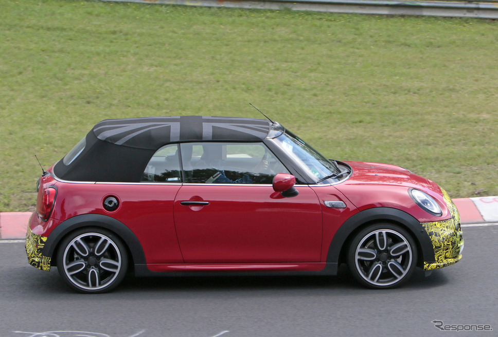 MINI クーパーS コンバーチブル 改良新型プロトタイプ（スクープ写真）《APOLLO NEWS SERVICE》