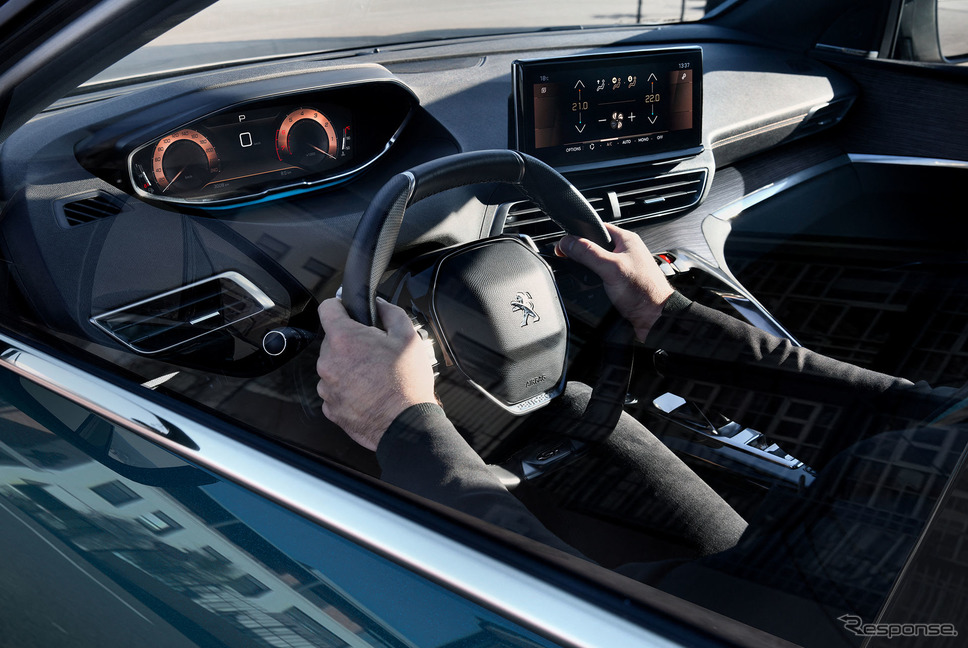 プジョー 5008 改良新型《photo by Peugeot》
