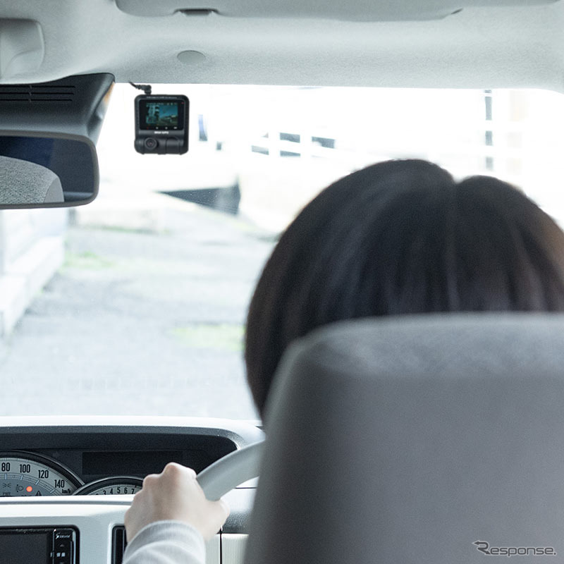 サンワサプライ 2カメラ一体型ドラレコ 200-CARDR002《写真提供 サンワサプライ》
